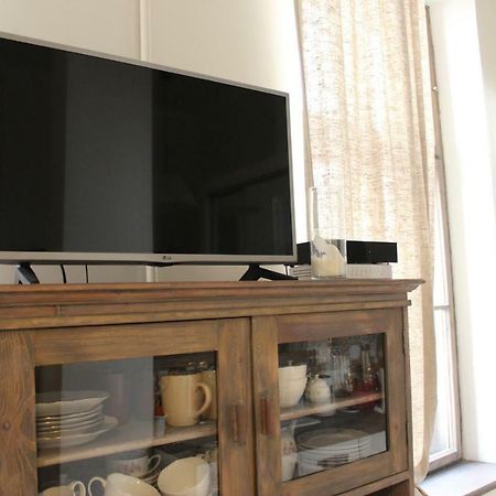 2 Room Apartment In Embasy Area Riga Kültér fotó