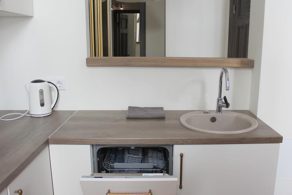 2 Room Apartment In Embasy Area Riga Kültér fotó